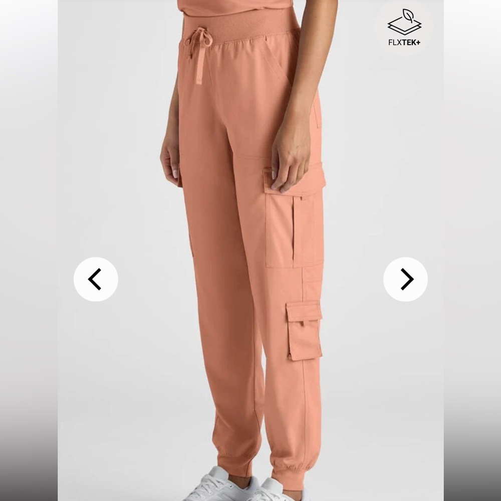 Butter-Soft Terra cotta Jogger Scrub Pant Never worn!